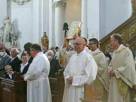 Diakonenweihe im Fuldaer Dom (Foto: Karl-Franz Thiede)